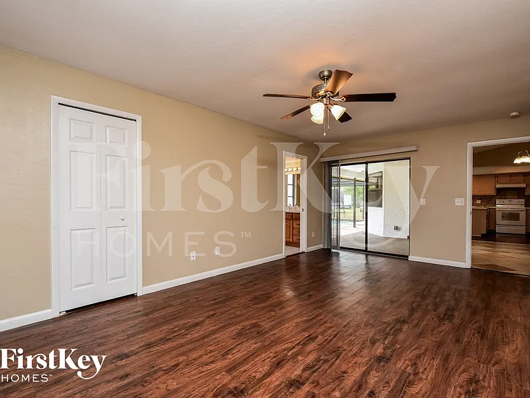 4141 SW 6th Pl — Photo 7