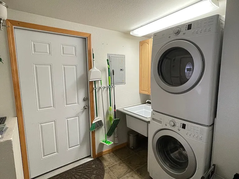 Timberline Dr — Photo 2