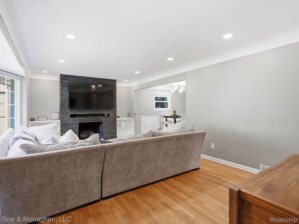 1327 Alicia Ct, photo 21
