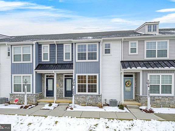 2nd image of 2465 Artesian Way
