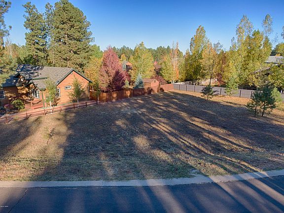 2nd image of 624 E Oak Meadow Ln