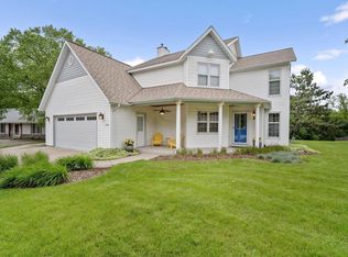 2209 Napa Trl, Waukesha, WI 53188