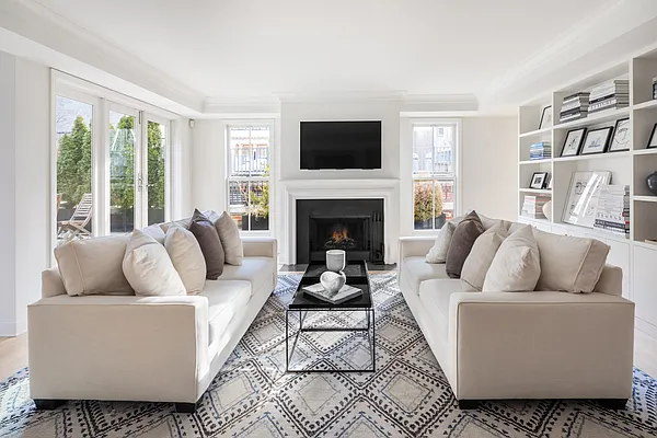 Sold by Compass | media 1