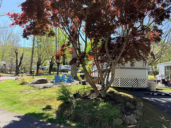 5th image of 4229 E Pkwy #137