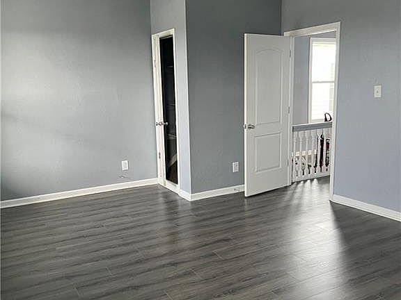 5th image of 922 Holladay St