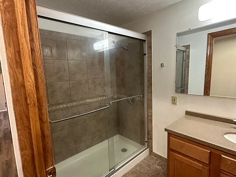 227 N Dicks St — Photo 16