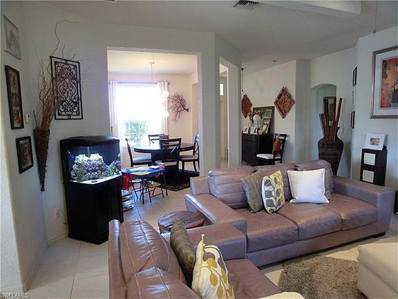 4th image of 207 NW 3rd Ave
