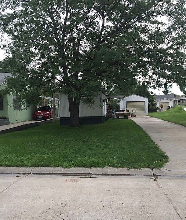 Front of house from street 