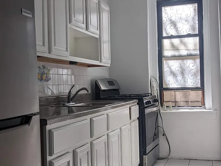 41-16 51st St #1-F — Photo 7