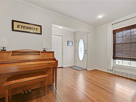 5th image of 9709 State Line Rd