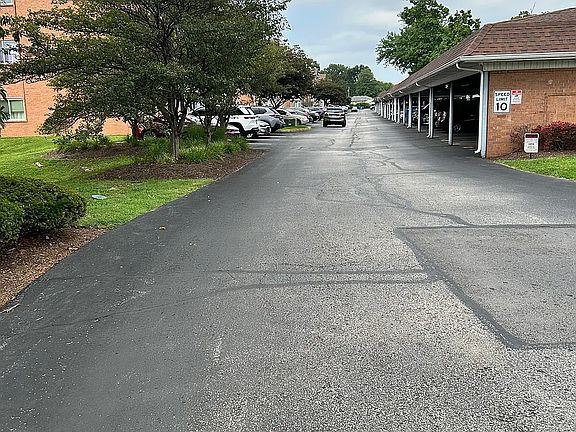 3rd image of 3721 Bardstown Rd APT 311