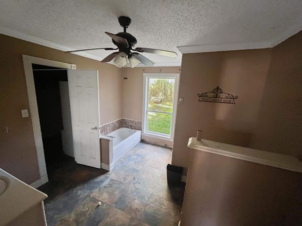 8452 Cravens Camp Rd, Silsbee, TX 77656