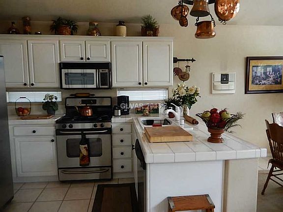 3rd image of 2582 Day Canyon Ct