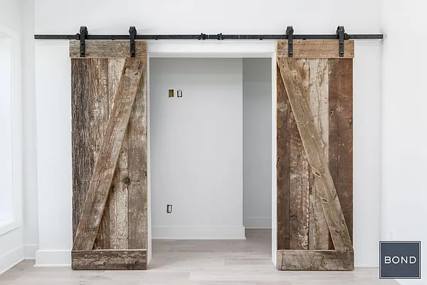 Rented by Bond New York | media 13