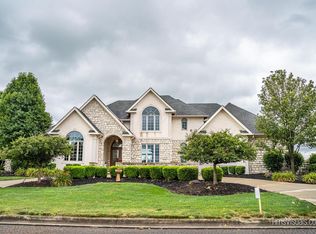 121 Foxfire Blvd, Commercial Point, OH 43116