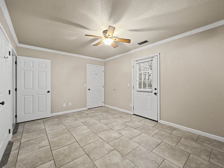 2060 N Leverett Ave #5 — Photo 11