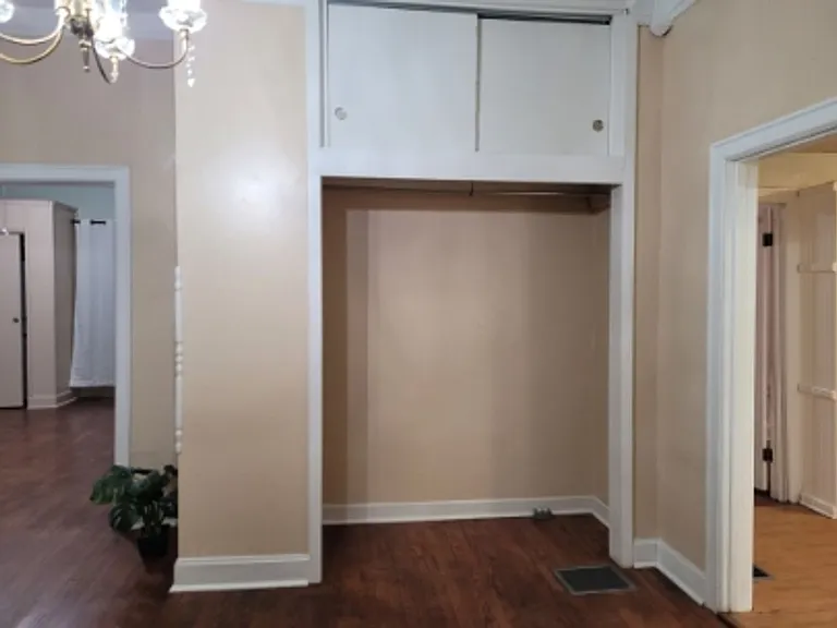 1121 Elm St — Photo 30