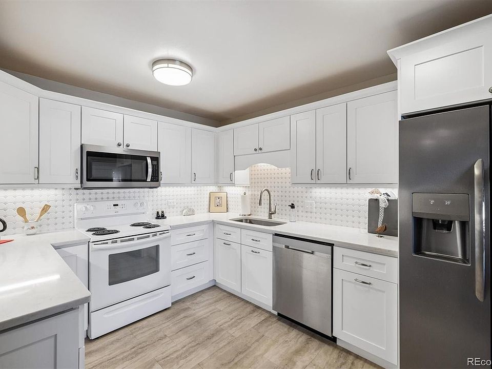 1st image of 655 S Alton Way #7D