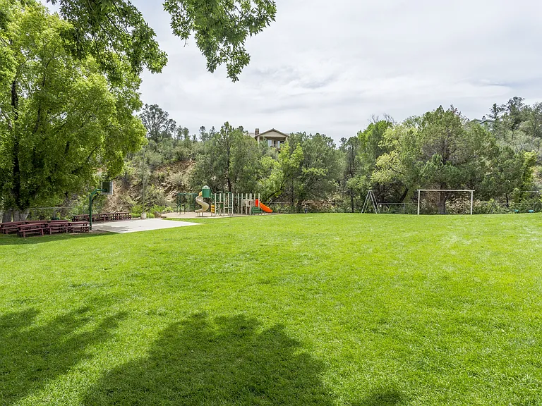 642 Sunrise Blvd — Photo 26