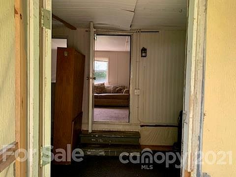 4th image of 151 Prosperity Ave