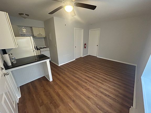 3rd image of 85 Pennsylvania Ave #1
