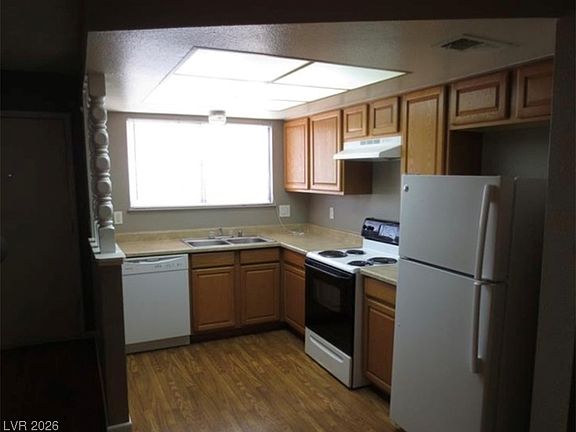 4th image of 574 Roxella Ln APT C