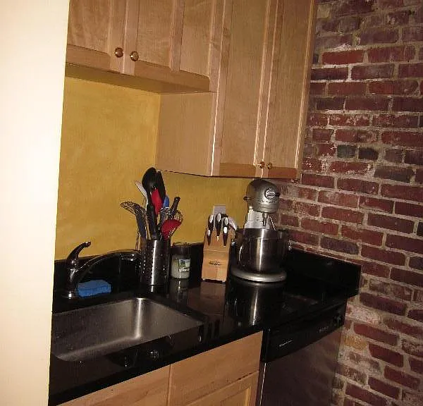 1750 Washington St #7 — Photo 5