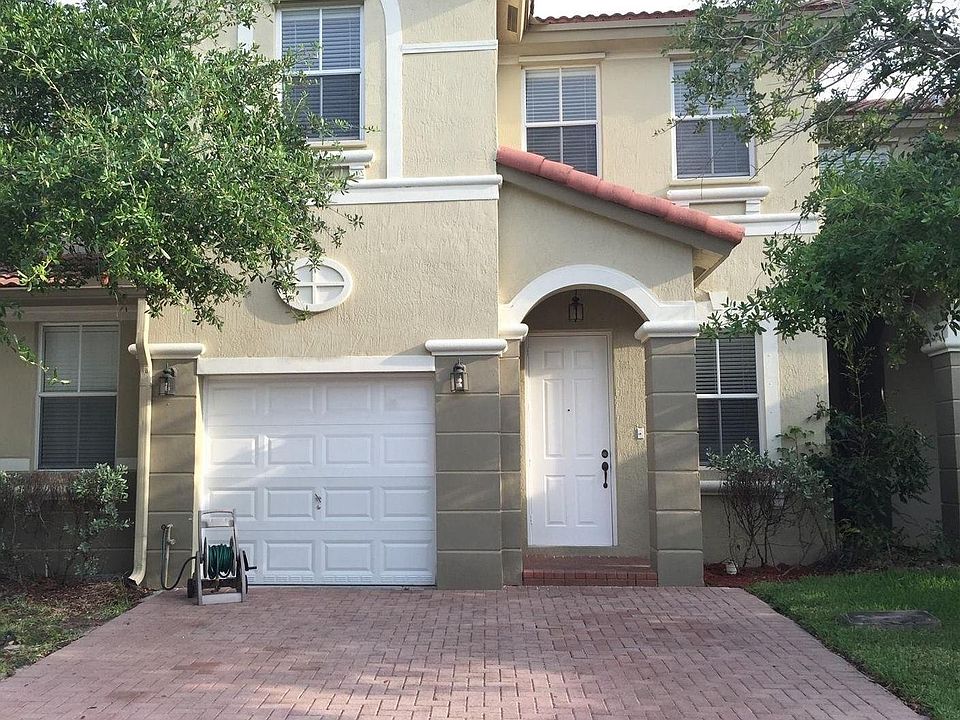 Townhouse-for-Rent-in-Doral