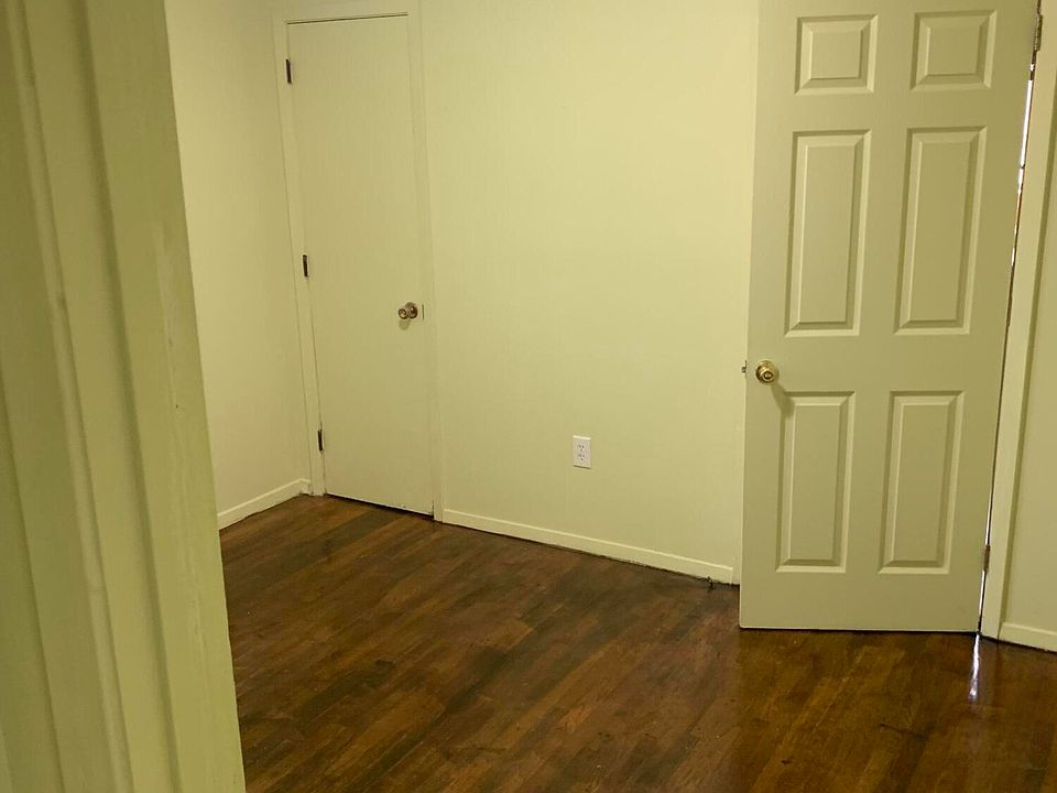2nd image of 434 Eminence Row