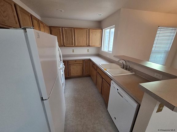 3rd image of 5925 Townsend Pl