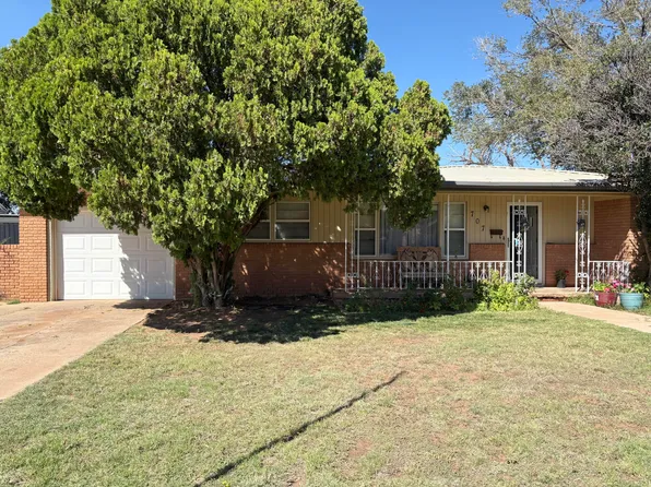 707 E Tate St, Brownfield, TX 79316