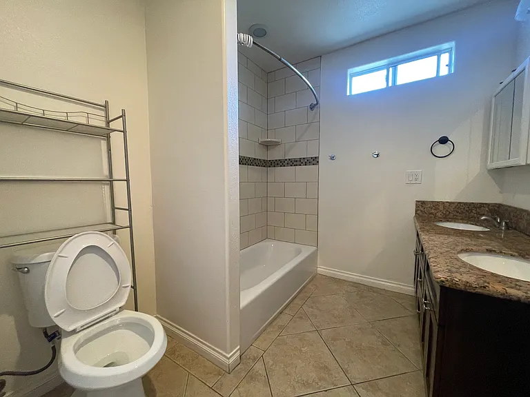 3435 S Catalina St #3 — Photo 19