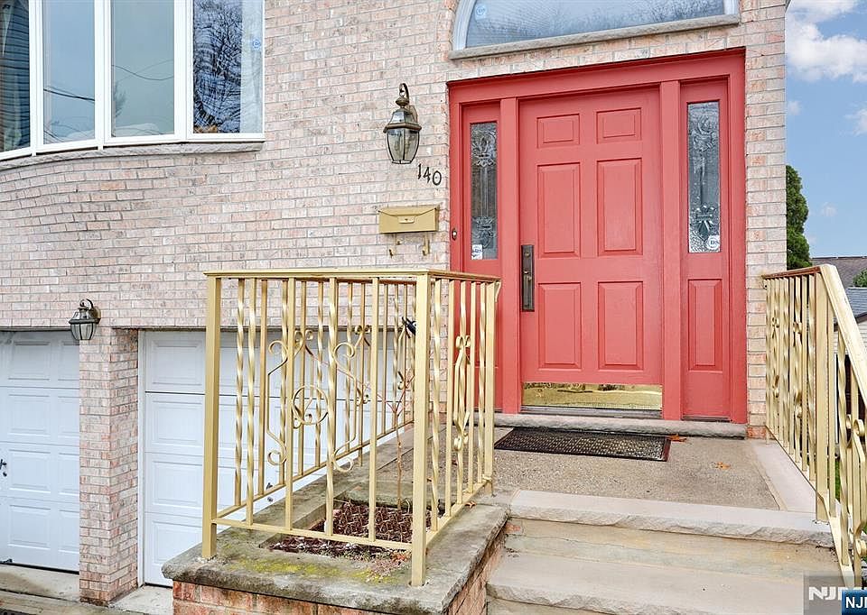 1st image of 140 Prospect St