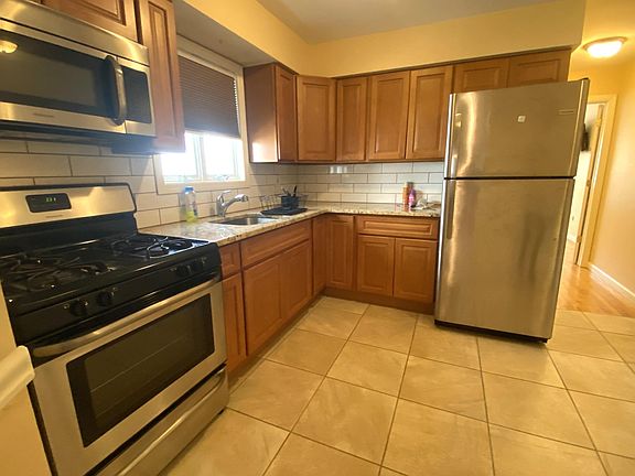 5th image of 445 Getz Ave Floor 1