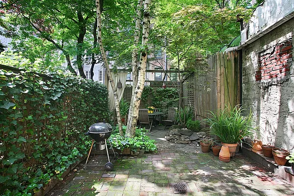 Sold by Corcoran | media 12