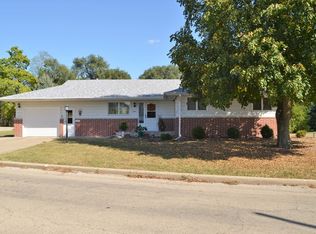 1527 Walnut St, Peru, IL 61354