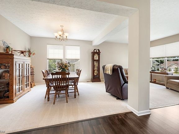 5th image of 9996 Forest Valley Ln