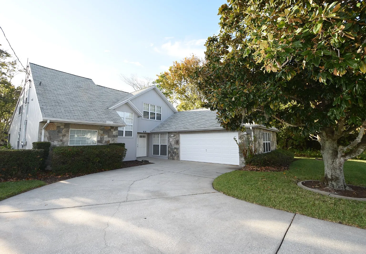 3 bed, 2.0 bath, 2081 sqft, $2,750 — Photo 1