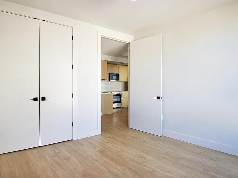 11 Herkimer St #4H — Photo 8