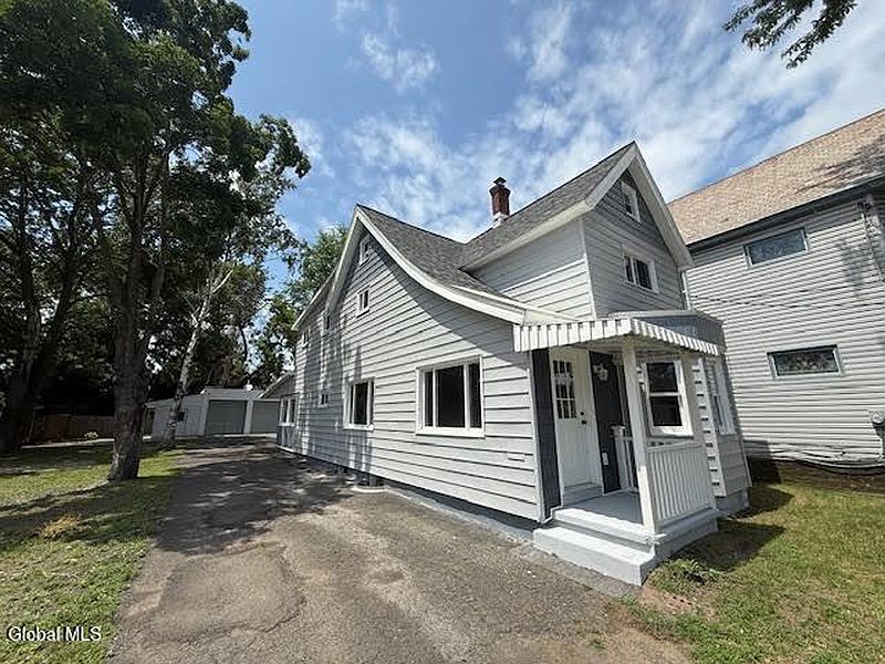 3rd image of 1338 Crane Street
