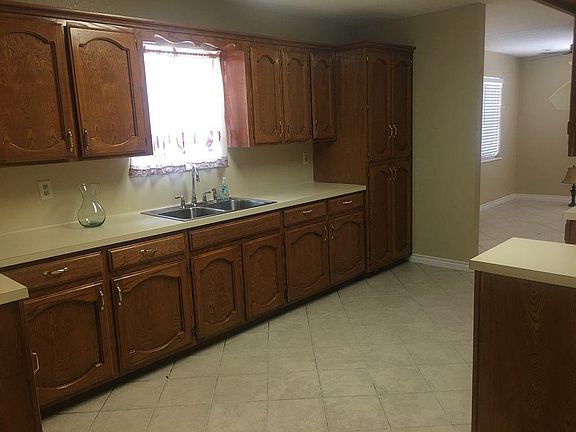 4th image of 625 Pittman St