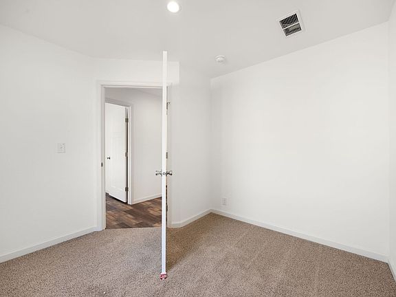 4th image of 500 42nd St SE #4297