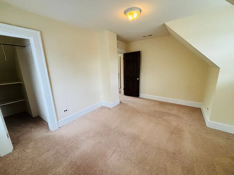 1410 N Main St — Photo 16