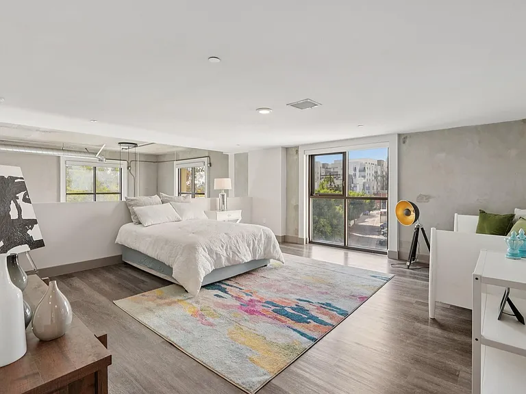 5100 Wilshire Blvd — Photo 111