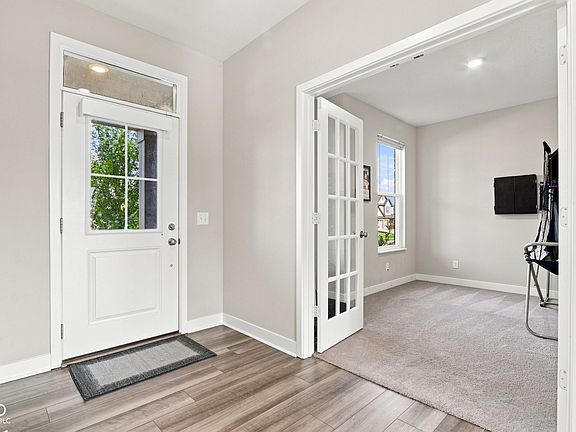 3rd image of 4231 Viewforth Ln