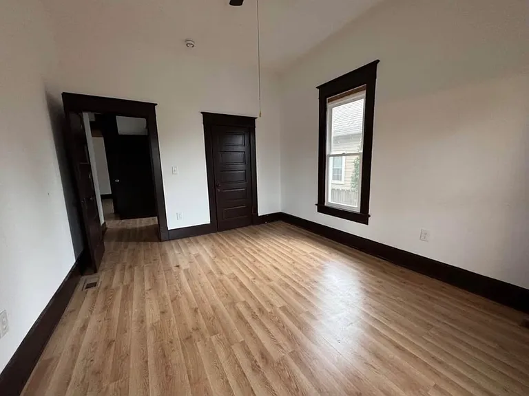 100 W King St #A — Photo 3