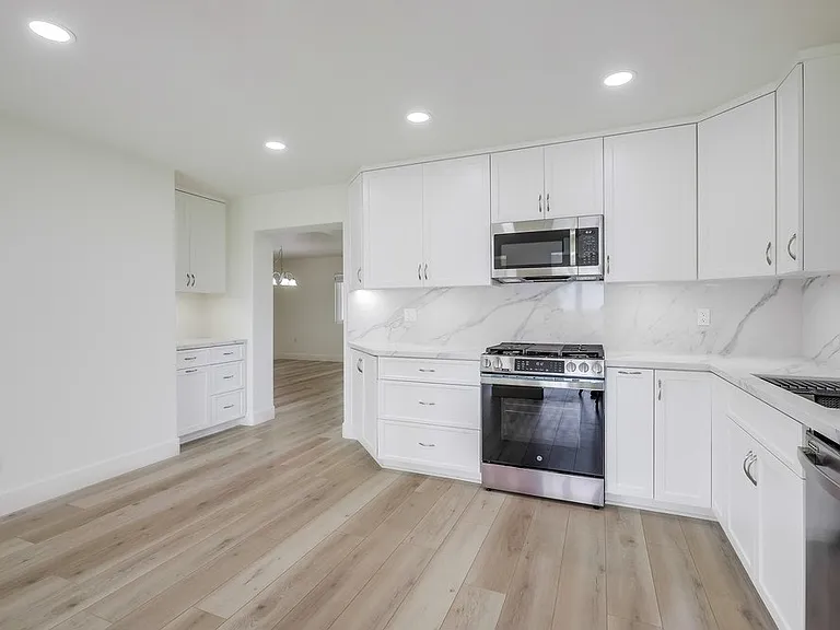 19312 Harding Ln — Photo 5