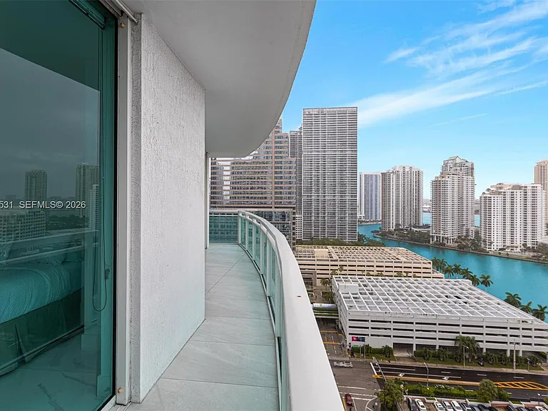 950 Brickell Bay Dr #2210 — Photo 4