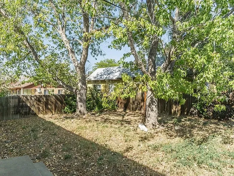 16745 Golden Hills Rd — Photo 13