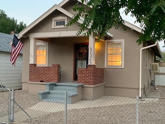 1st image of 736 Moffat St